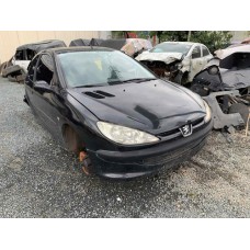 Sucata Peugeot 206 1.4 8v Gasolina 2001 Para Retirada Peças